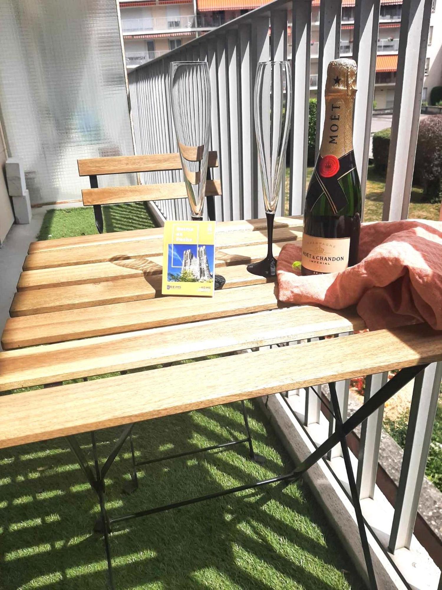 ランスAu Havre Des Sacres - Balcon - Proximite Centreアパートメント エクステリア 写真
